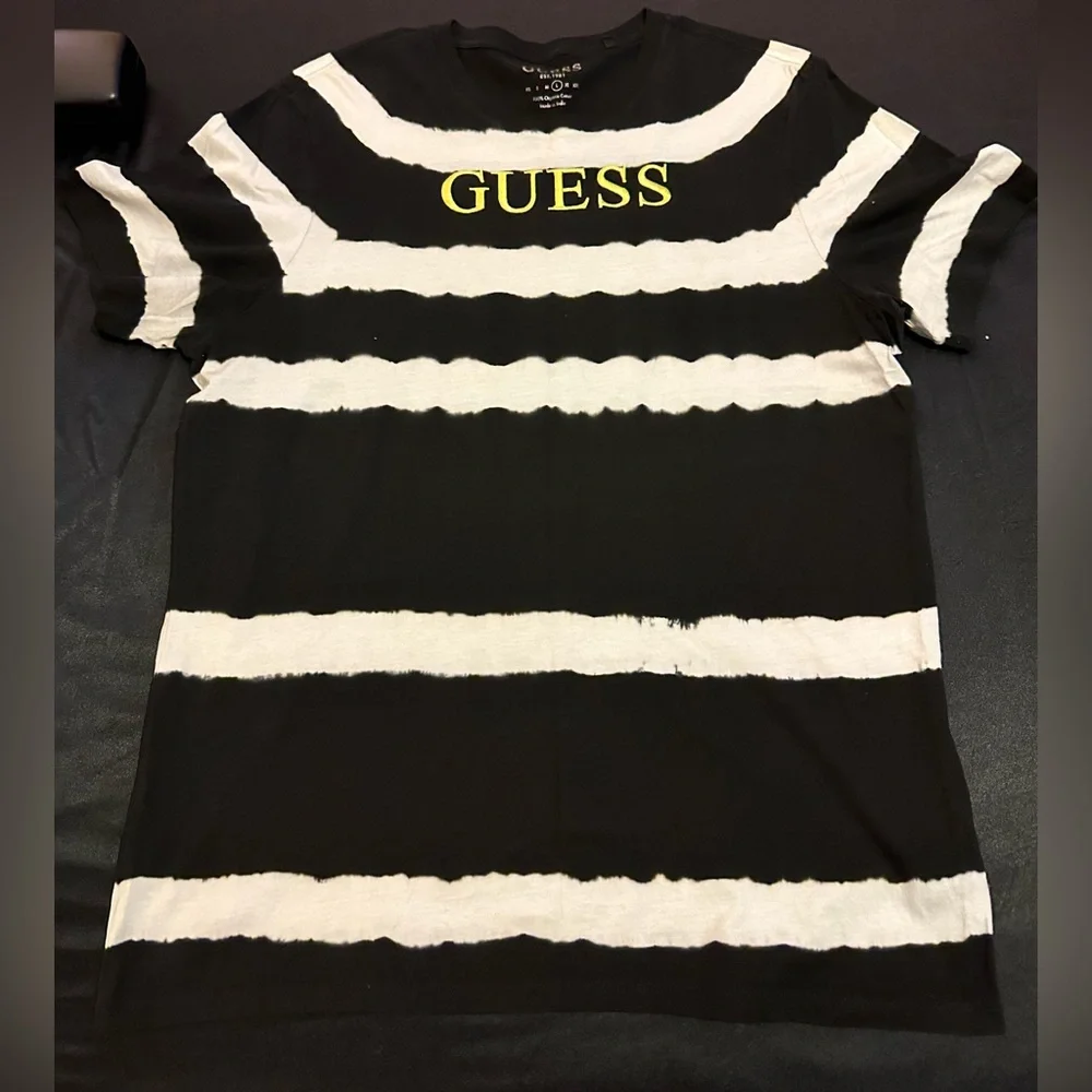 GUESS TEE SHIRT - Picture 3 of 4